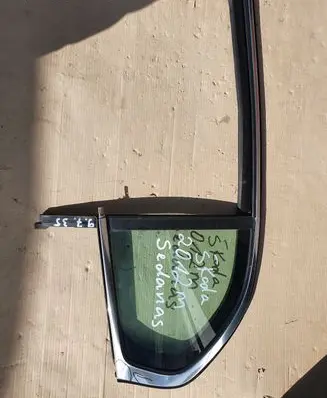 Skoda Superb B6 (3T) Rear vent window glass 3T5845209AN 3T5845209AM