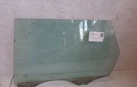 Volvo V50 Rear door window glass