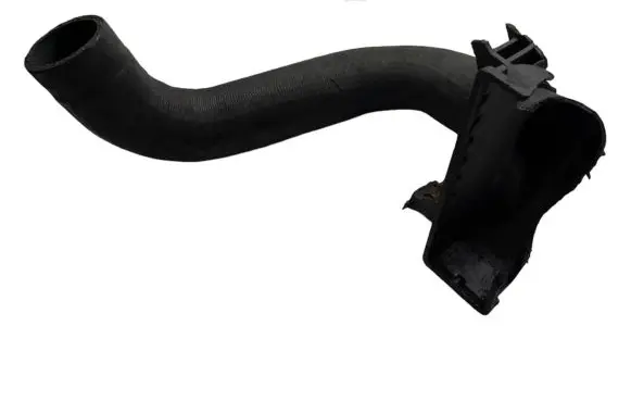 Ford Focus Intercooler hose/pipe U0154002
