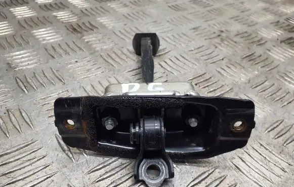 Infiniti Q70 Y51 Rear door check strap stopper