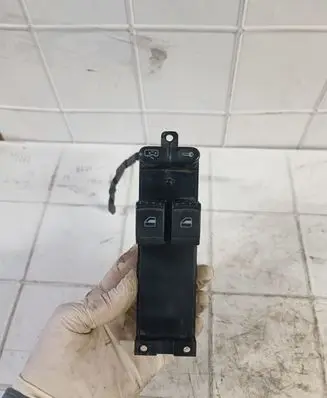 Skoda Octavia Mk1 (1U) Electric window control switch