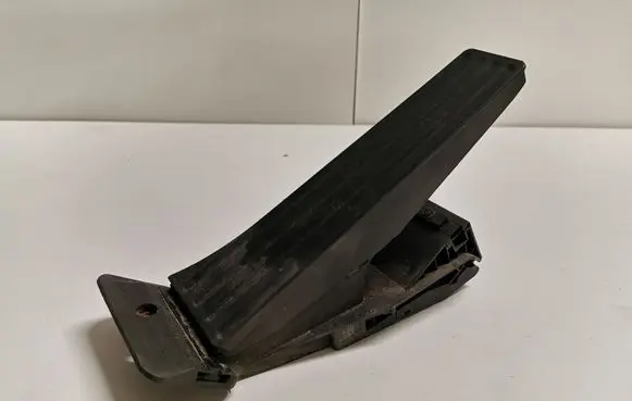 BMW 7 E65 E66 Accelerator throttle pedal 6788632