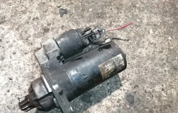 Volkswagen PASSAT B6 Starter motor 02Z911023N