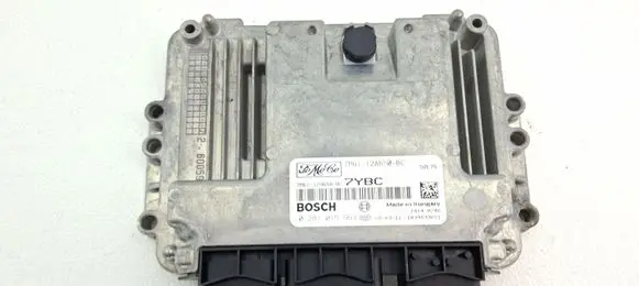 Mazda 3 II Engine control unit/module 7M6112A650BC 0281015963