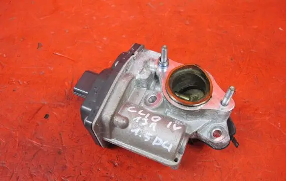 Renault Captur EGR valve 147103371R