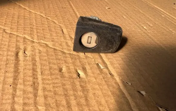 Opel Zafira B Front door lock (next to the handle) 