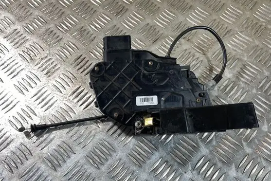 Volvo V50 Front door lock 30699441