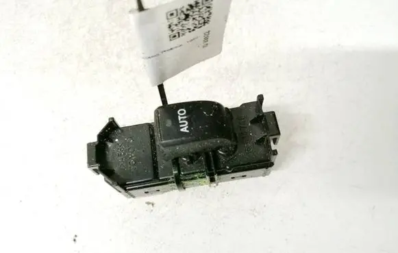 Toyota Avensis Verso Electric window control switch 8403044020 514746