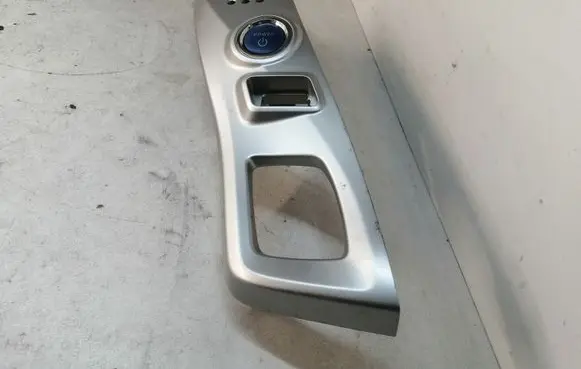 Toyota Prius+ (ZVW40) Gear shifter surround trim plastic 5544647070