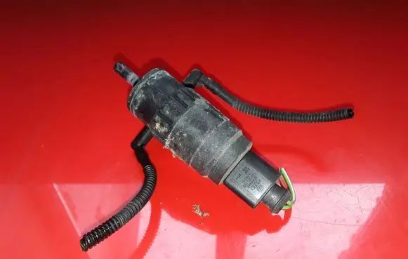 Skoda Octavia Mk1 (1U) Windscreen/windshield washer pump 1T0955651A