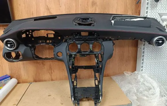 Mercedes-Benz C W205 Dashboard A20568000811