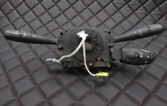 Wiper turn signal indicator stalk/switch