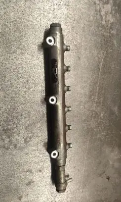 Volvo XC70 Fuel main line pipe 8658252 004253