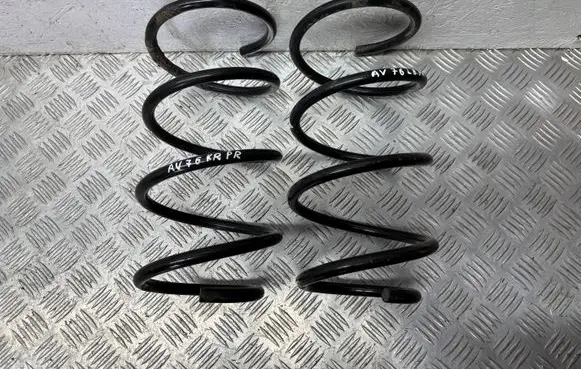 Toyota Avensis T250 Front coil spring 4813105820