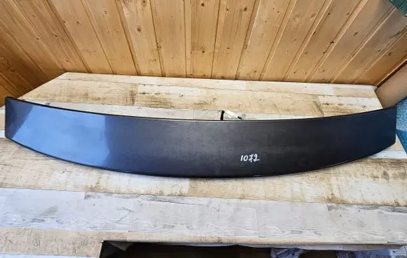 Tailgate/trunk spoiler