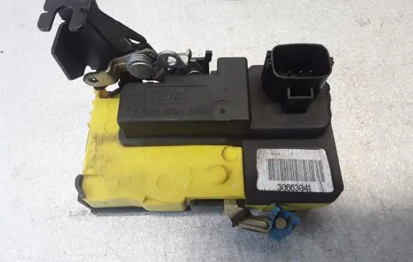 Volvo XC90 Front door lock 30663041