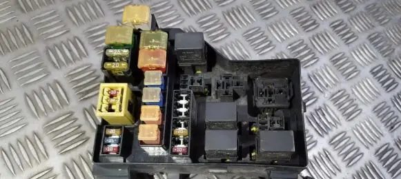 Volvo S40, V40 Fuse box set B11342 PA66