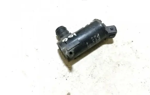 Volvo C70 Windscreen/windshield washer pump 9169611 060210-3950
