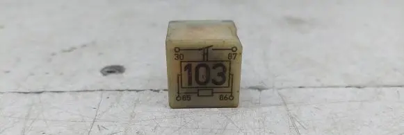 Volkswagen Golf IV Other relay 357911253 14030000