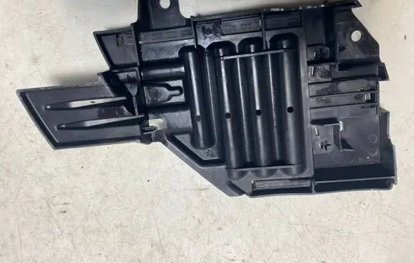 Land Rover Discovery Sport Headlight/headlamp mounting bracket 00183541
