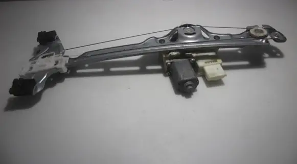 Peugeot 308 Rear window lifting mechanism without motor