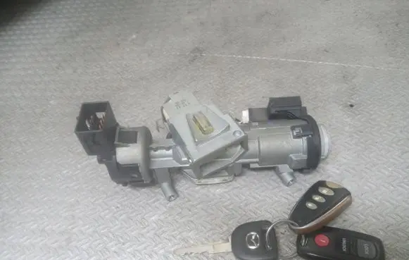 Mazda 3 I Ignition lock 3M513F880C