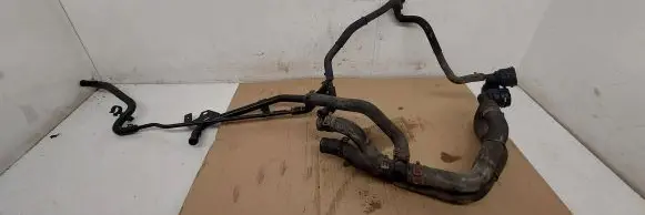 Volkswagen PASSAT B6 Engine coolant pipe/hose
