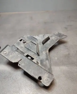 Front bumper mounting bracket