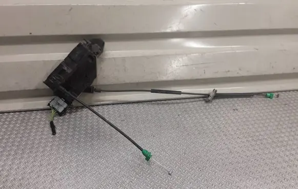 Citroen C3 Picasso Front door lock 24094158