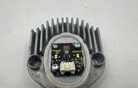 BMW 7 G11 G12 LED ballast control module 74086999 80002403