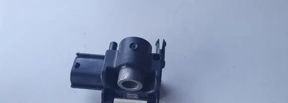 Hyundai Santa Fe Airbag deployment crash/impact sensor