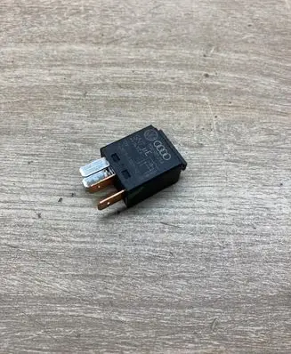 Volkswagen PASSAT B7 Other relay 6Q0951253 V23075E1001X2