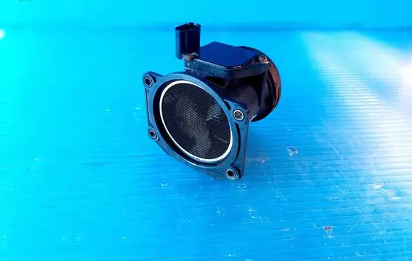 Skoda Octavia Mk1 (1U) Mass air flow meter 06A906461B