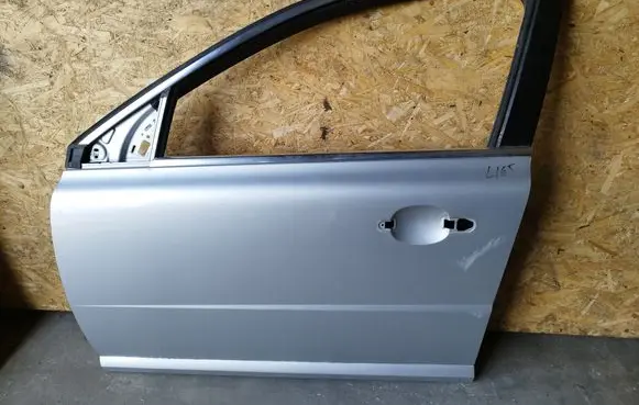 Volvo V70 Front door