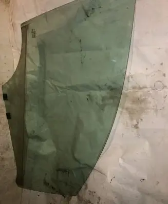 Renault Captur Front door window glass four-door 43R001582