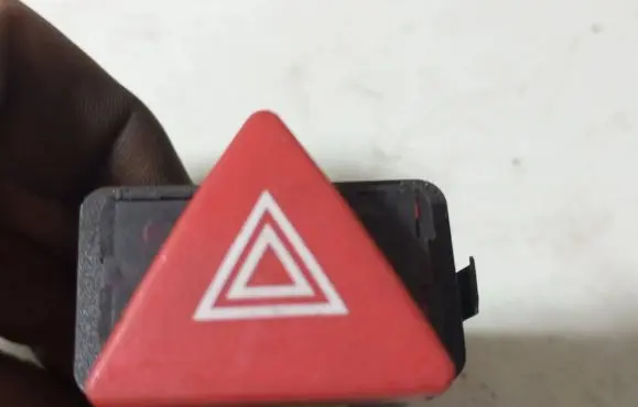 Audi A3 S3 8L Hazard light switch 8L0941509E