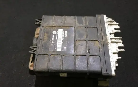 Volkswagen Golf III Engine control unit/module 0261200714 1h0907311c