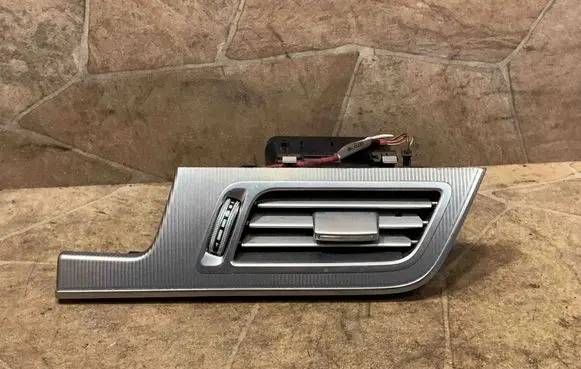 Mercedes-Benz E W212 Dashboard air vent grill cover trim A2128303454