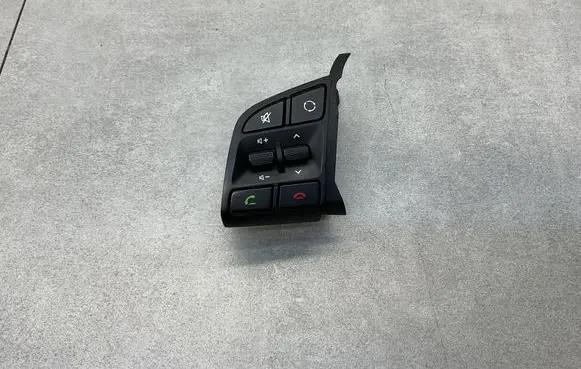 Hyundai Tucson TL Steering wheel buttons/switches 96710D3410