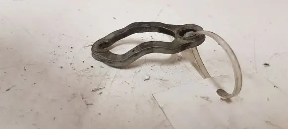 Volvo V40 Fuel Injector clamp holder