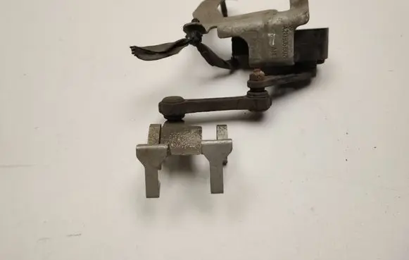 Mercedes-Benz EQC Rear air suspension level height sensor A2139051902