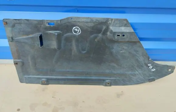 BMW 3 E90 E91 Center/middle under tray cover 7059388