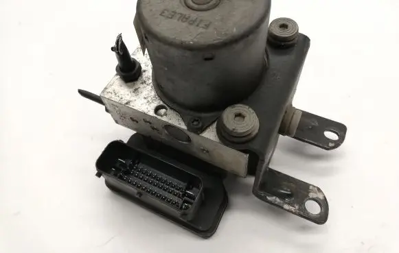 KIA Sportage ABS Pump 589203U940