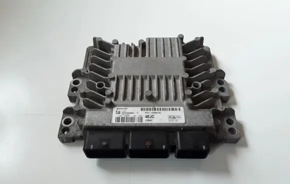 Ford Fiesta Engine control unit/module 8V2112A650EC