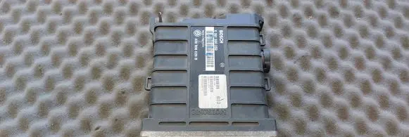 Volkswagen Polo II 86C 2F Engine control unit/module 030906026B 0261200259 26SA1107