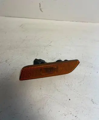 Volvo S80 Front fender indicator light 9190950