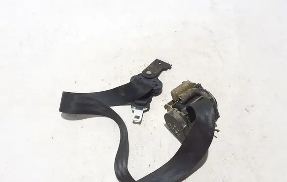 Renault Trafic II (X83) Rear seatbelt 8200696529