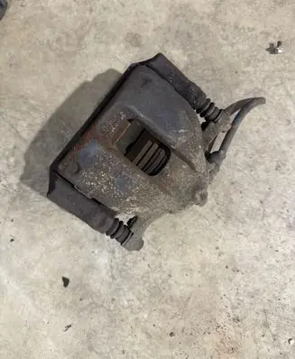Honda CR-V Front brake caliper