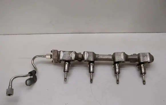 Nissan Juke I F15 Fuel injector 0261500092