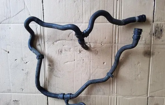 Ford Mondeo MK IV Engine coolant pipe/hose
